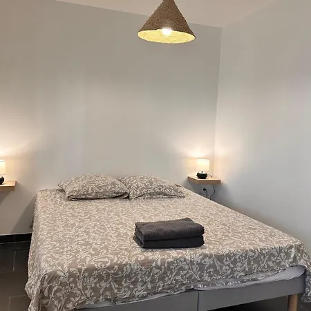 Apartment Le Farniente - Rez-de-chaussee Dans Face A La Le Grau-du-Roi