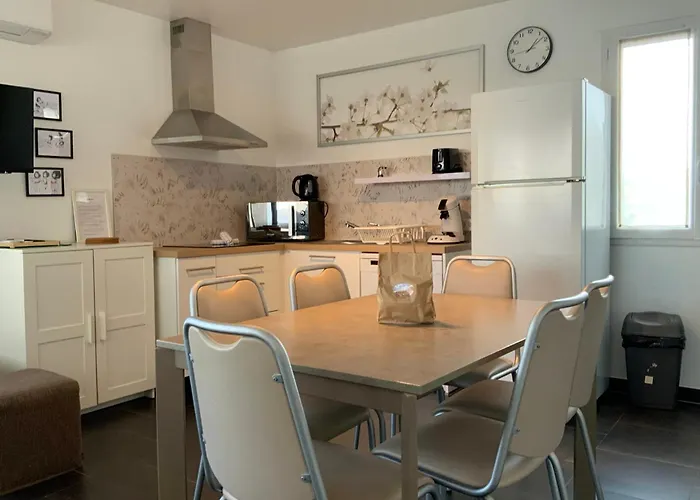 Apartment Le Farniente - Rez-de-chaussee Dans Face A La Le Grau-du-Roi